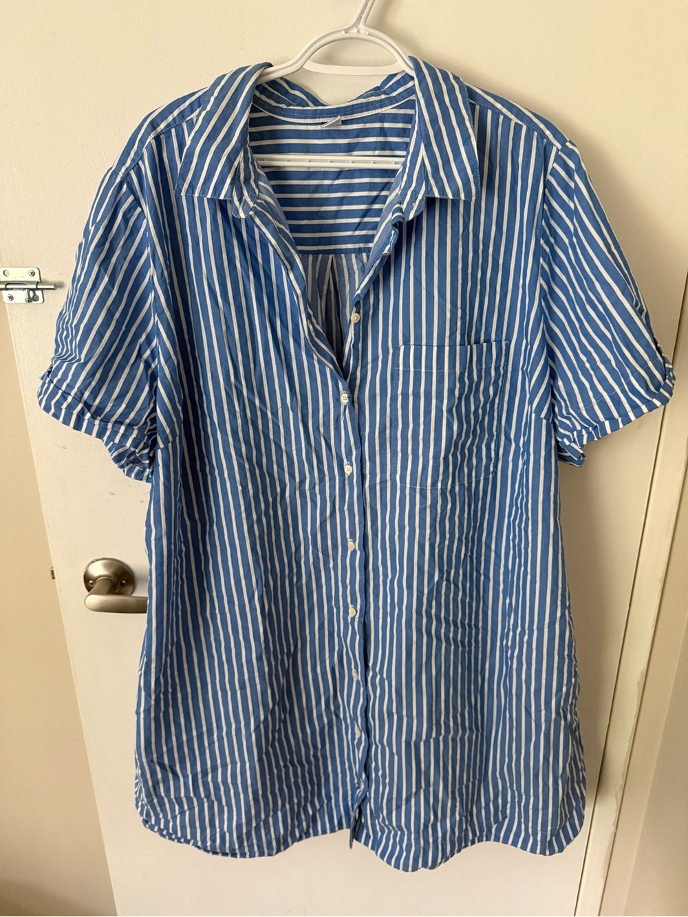 Old Navy Blue and White Striped Button-Down Women's Shirt with pockets 3x